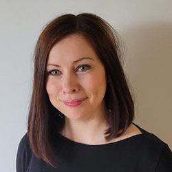 Photo of Laura Wray